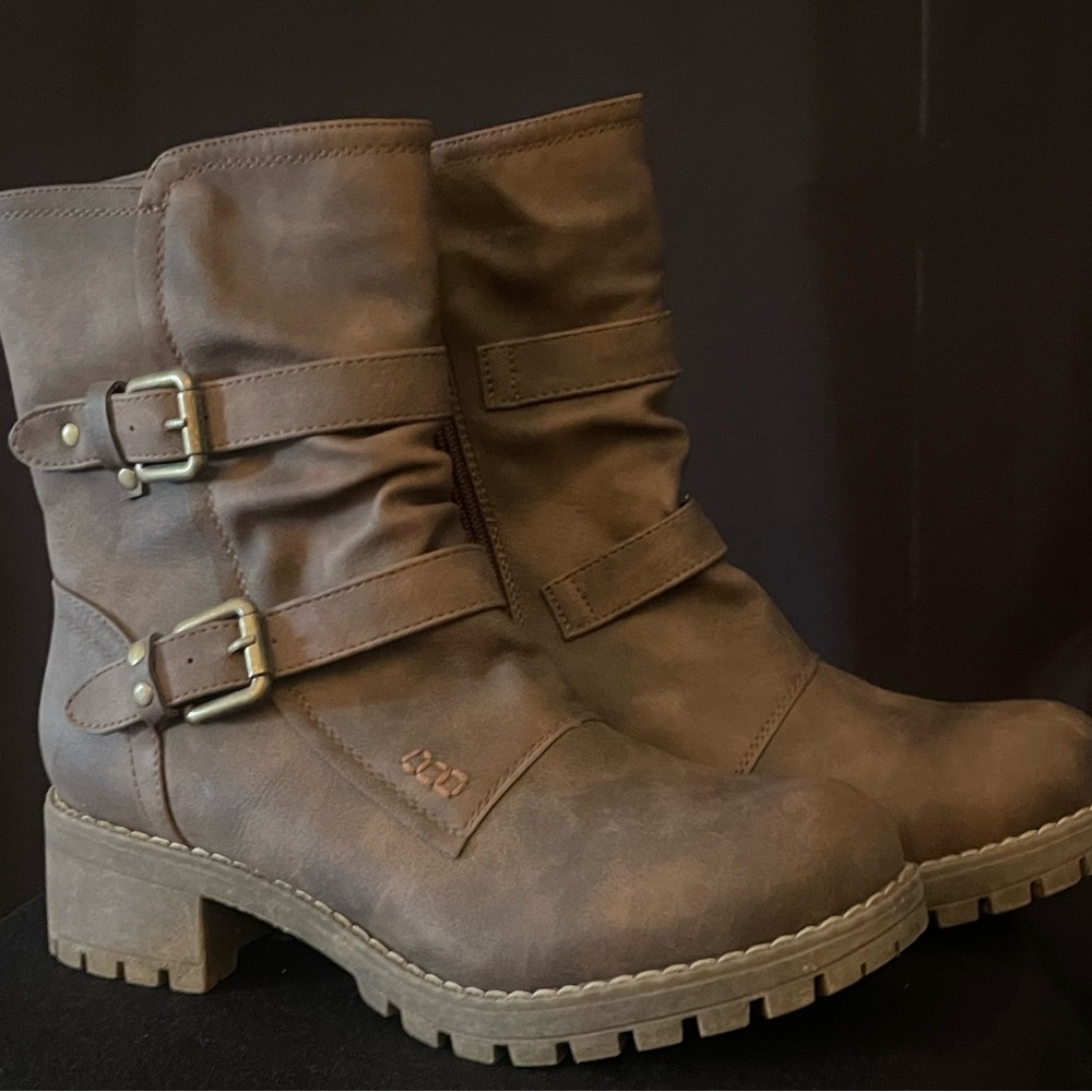 Biker boots never worn